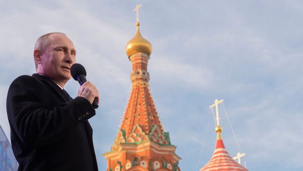 Президент России В.Путин посетил праздничный митинг-концерт Мы вместе! - Sputnik Afrique