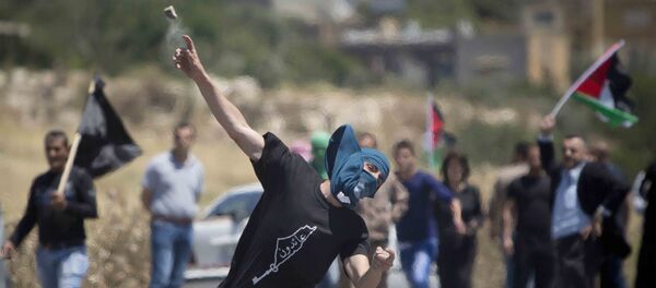 Les lanceurs de pierres palestiniens - Sputnik Afrique