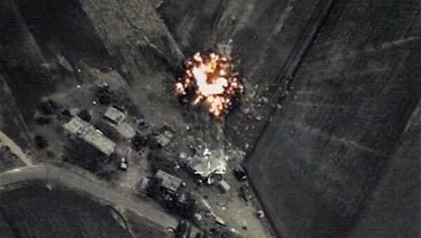Syrie: frappes aériennes russes contre les positions de l'EI - Sputnik Afrique