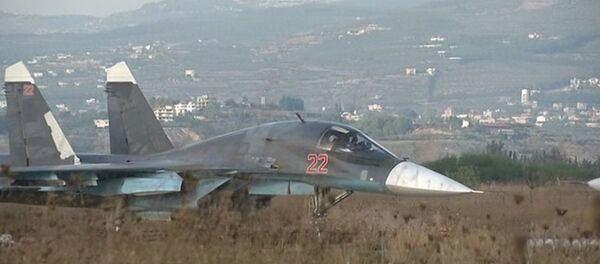 Syrie: les forces aériennes russes ciblent les bases de l’EI - Sputnik Afrique