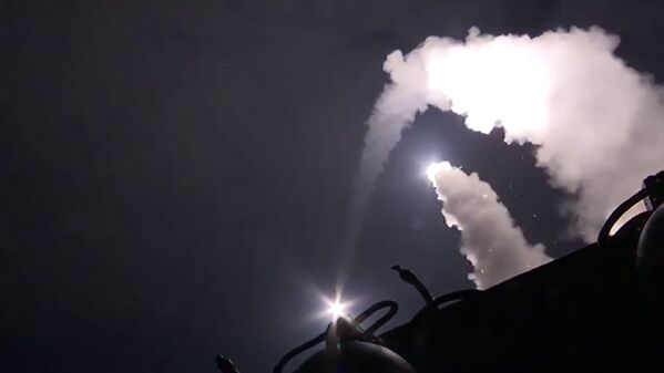 Корабли Каспийской флотилии выполнили пуски крылатых ракет по позициям боевиков ИГ в Сирии - Sputnik Afrique