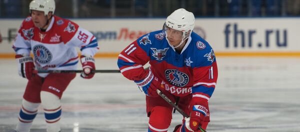 Le président russe fait du hockey sur glace - Sputnik Afrique