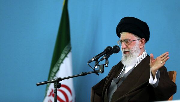 Supreme Leader Ayatollah Ali Khamenei addresses military commanders in Tehran, Iran - Sputnik Afrique