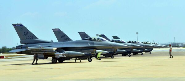 US Air Force F-16 Fighting Falcons US Air Force F-16 Fighting Falcons - Sputnik Afrique