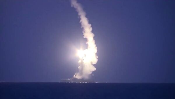 Tir d'un misssile de croisière russe Kalibr - Sputnik Afrique