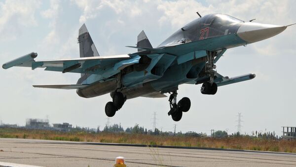 Les bombardiers russes à l'aéroport syrien de Lattaquié - Sputnik Afrique