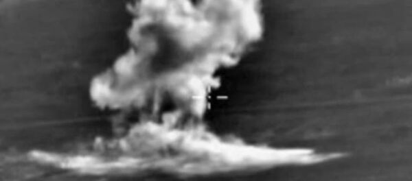 Frappes russes contre des positions fortifiées de l'EI (vidéo) - Sputnik Afrique