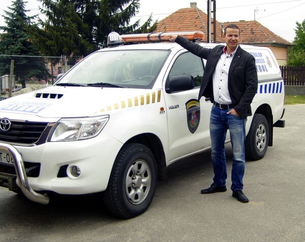 Le maire d'Asotthalom, Laszlo Toroczkai  - Sputnik Afrique