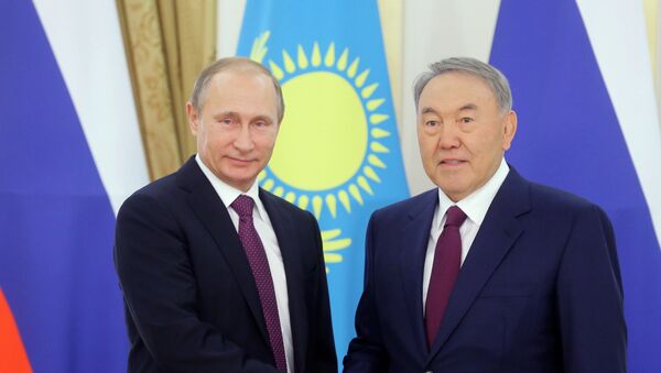 Le président russe Vladimir Poutine et le président kazakh Noursoultan Nazarbaïev - Sputnik Afrique