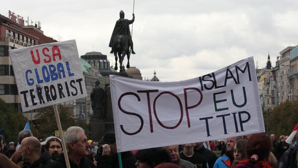 Manifestation contre l'immigration et l'islamisation de l'Europe à Prague - Sputnik Afrique
