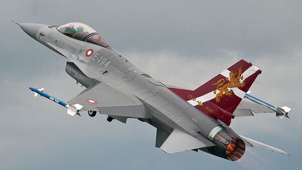 Un F-16 des forces royales danoises - Sputnik Afrique