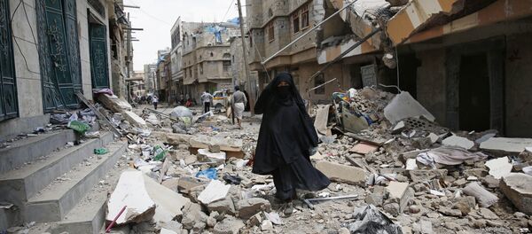 Bombarder le Yémen, la même chose que frapper sa femme, lance un ambassadeur saoudien - Sputnik Afrique