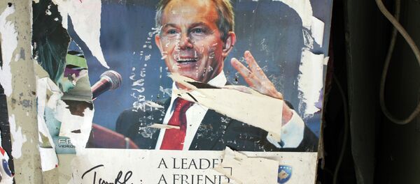 Tony Blair ripped poster Tony Blair ripped poster - Sputnik Afrique