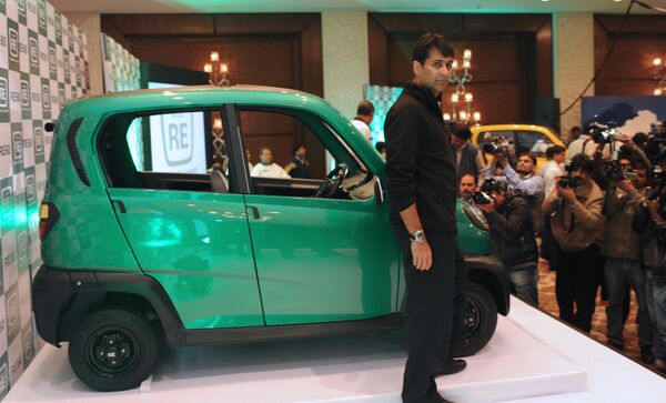 voiture Qute et Rajiv Bajaj  - Sputnik Afrique