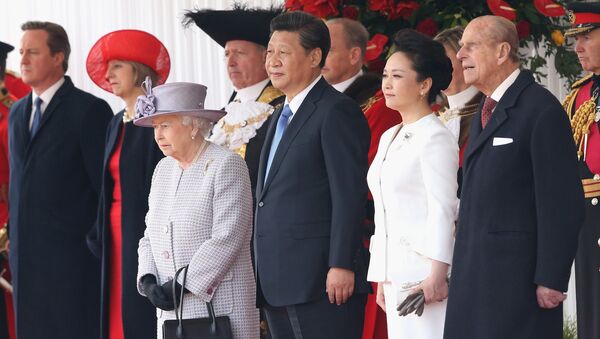 La reine d'Angleterre Elizabeth II, le président chinois Xi Jinping et son épouse Peng Liyuan, le prince Philip. Londres - Sputnik Afrique