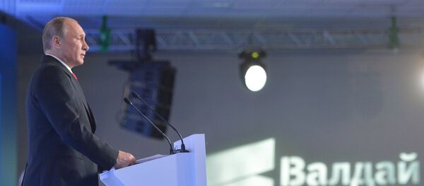 Vladimir Poutine lors d'une réunion du club de discussion Valdaï - Sputnik Afrique