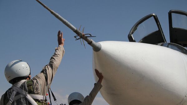 Un chasseur russe Su-24 déployé en Syrie - Sputnik Afrique