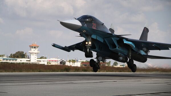 Un Su-34 part pour un raid contre Daech en Syrie - Sputnik Afrique
