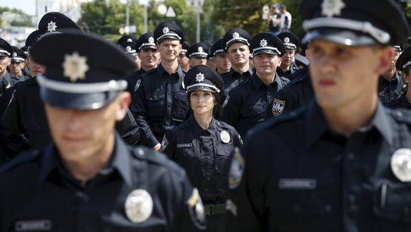 Офицеры полиции принимают присягу на верность украинскому народу в Киеве - Sputnik Afrique