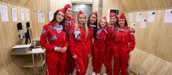 Des femmes russes s'embarquent pour la Lune - Sputnik Afrique