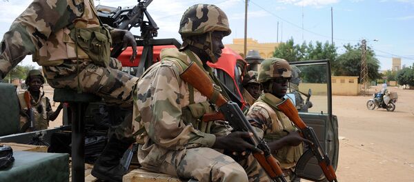 Des racistes estoniens s'en prennent aux soldats noirs de l'Otan - Sputnik Afrique