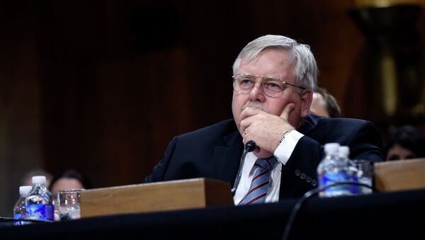 John Tefft of Va., pauses as he testifies before the Senate Foreign Relations Committee on Capitol Hill in Washington, Tuesday, July 29, 2014, to be the new U.S. Ambassador to Russia - Sputnik Afrique