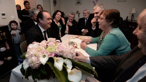 La rencontre bidonnée entre François Hollande et Lucette fait le buzz - Sputnik Afrique