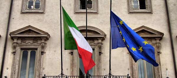 Drapeaux italiens et de l'UE à Rome - Sputnik Afrique