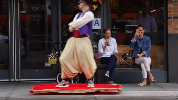 Aladin fait le tour de New York sur un tapis volant - Sputnik Afrique