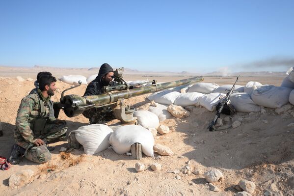 L'armée syrienne en position aux abords de Palmyre - Sputnik Afrique