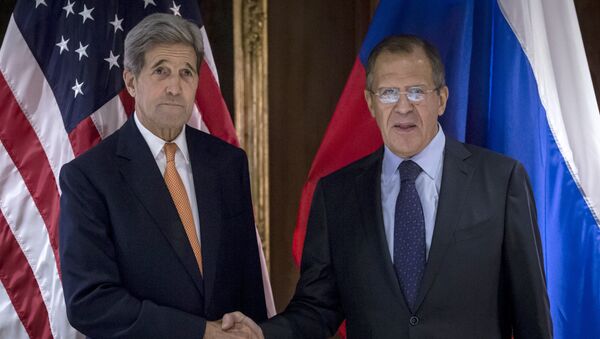 Le chef de la diplomatie russe Sergueï Lavrov et le secrétaire d’Etat américain John Kerry - Sputnik Afrique