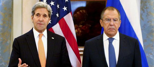 Le ministre russe des Affaires étrangères Sergueï Lavrov et le secrétaire d'Etat des Etats-Unis John Kerry à Vienne, 14 novembre 2015 - Sputnik Afrique