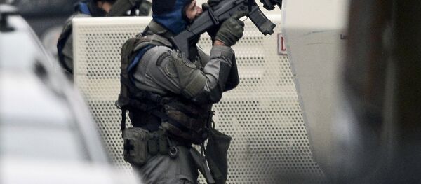 Deux des individus arrêtés ce week-end à Bruxelles et à Molenbeek-Saint-Jean - Sputnik Afrique