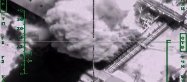 Syrie: plus de 1.000 camions-citernes de l’EI détruits par les avions russes - Sputnik Afrique