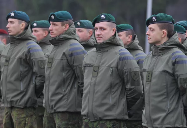 Des instructeurs de l’Otan commencent à entraîner des militaires ukrainiens Des instructeurs de l’Otan commencent à entraîner des militaires ukrainiens - Sputnik Afrique