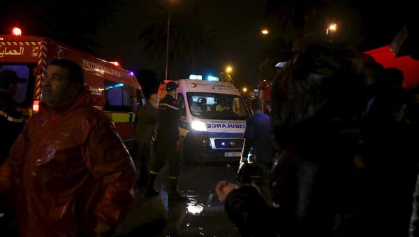 Explosion au passage d'un car de la Garde présidentielle dans le centre de Tunis - Sputnik Afrique