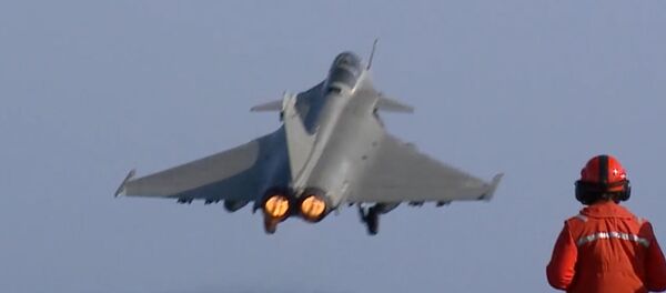 Méditerranée : les premiers raids des chasseurs français depuis le Charles de Gaulle Méditerranée : les premiers raids des chasseurs français depuis le Charles de Gaulle - Sputnik Afrique