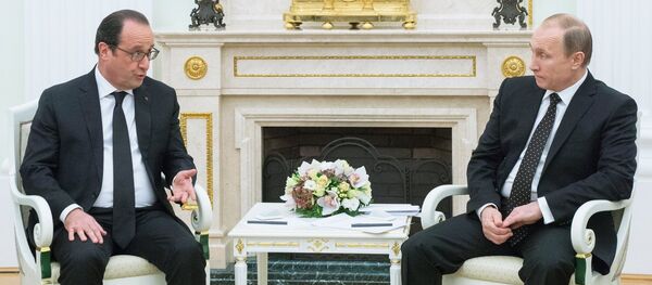 François Hollande et Vladimir Poutine lors d'une rencontre à Moscou - Sputnik Afrique