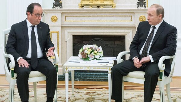 François Hollande et Vladimir Poutine lors d'une rencontre à Moscou - Sputnik Afrique