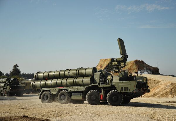 Les systèmes antiaériens russes S-400 Triumph en Syrie - Sputnik Afrique