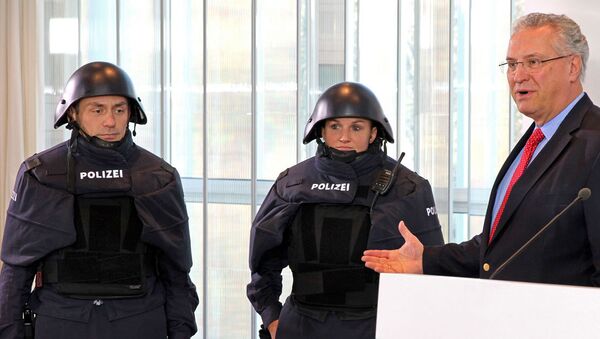 La présentation d'un nouvel uniforme pour les policiers en Bavière - Sputnik Afrique