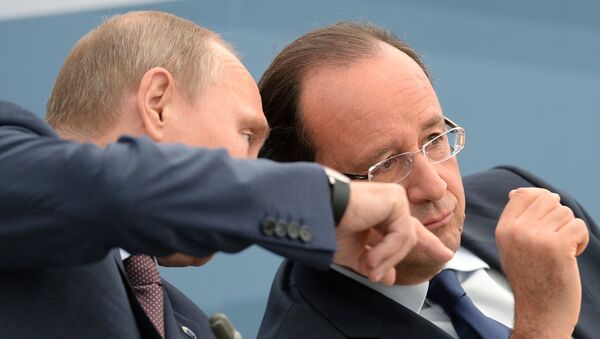 Les présidents russe et français, Vladimir Poutine et François Hollande - Sputnik Afrique