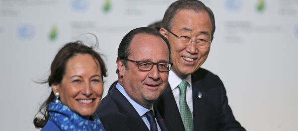 François Hollande, Segolene Royal et Ban Ki-moon, COP21, Le Bourget, France, Nov. 30, 2015. - Sputnik Afrique