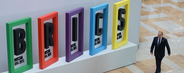 Le refus du dollar par les BRICS peut conduire à des conséquences dramatiques - Sputnik Afrique