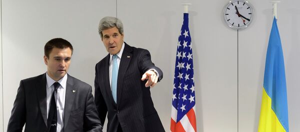 Les chefs de diplomatie ukrainien et américain, Pavel Klimkine et John Kerry - Sputnik Afrique