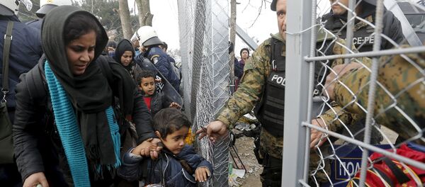 La frontière greco-macédonienne, Dec. 4, 2015. - Sputnik Afrique