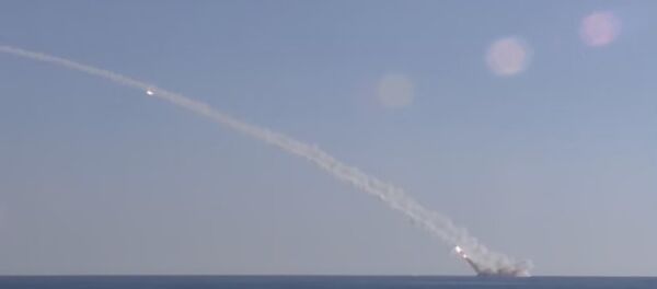 Un sous-marin russe tire des missiles Kalibr contre Daech depuis la Méditerranée Un sous-marin russe tire des missiles Kalibr contre Daech depuis la Méditerranée - Sputnik Afrique