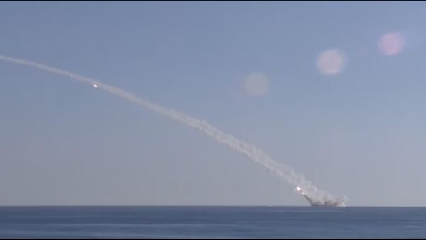 Un sous-marin russe tire des missiles Kalibr contre Daech depuis la Méditerranée - Sputnik Afrique