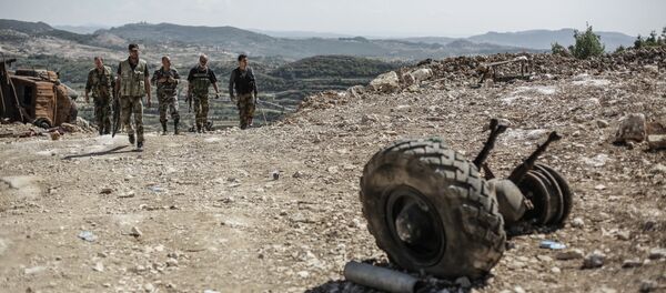 Soldats de l'armée syrienne près de la frontière turque Soldats de l'armée syrienne près de la frontière turque - Sputnik Afrique