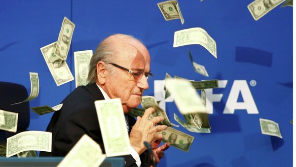 Fifa: Blatter et Platini suspendus 8 ans de toute activité liée au football - Sputnik Afrique